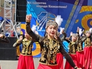 В Усть-Каменогорске у Дома дружбы отпраздновали День единства народа Казахстана 